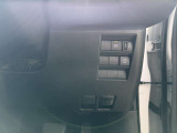 運転席右側にスイッチ類がございます。