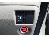 【左電動スライドドア】力を入れずにラクラクドア開閉♪左側電動スライドドア装備車両◎右側スライドドアは手動開閉です。狭い駐車場での乗り降りもラクラク♪挟み込み防止機構装備でお子様の乗り降りも安心◎