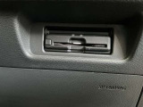 もちろん料金所もスムーズに通過できるナビ連動ETCユニットがあります