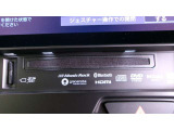 オーディオはディスク再生、SDカード、Bluetoothに対応しています。