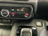 運転席/助手席シートヒーターで寒い日もすぐに温かくなり快適に過ごせます。2段階の温度調整が可能です