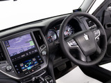 使いやすさや安全性を追求したステアリング周り!高級車ゆえにスイッチ類が多いのも特徴ですね!考え尽くされた配置ですぐに使いこなす事が出来ますのでご安心下さい!是非、体感してみて下さい!!