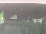 【トヨタセーフティセンス】走行中に前方の車両等を認識し、衝突しそうな時は警報とブレーキで衝突回避と被害軽減をアシスト。より安全にドライブをお楽しみいただけます。