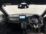 見通しの良い運転席回りとなっておりますので安心して運転をして頂けます!窓が大きいので明るく開放的な室内です