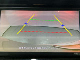 【バックカメラ】駐車時に後方がリアルタイム映像で確認できます。大型商業施設や立体駐車場での駐車時や夜間のバック時に大活躍!運転スキルに関わらず今や必須となった装備のひとつです!
