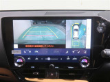 パノラミックビューモニター搭載。カメラで車両周囲の状況を映し出すため、狭い場所での駐車などに役立ちます。