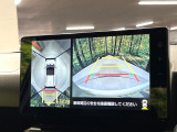【パノラマモニター】専用のカメラにより、上から見下ろしたような視点で360度クルマの周囲を確認することができます☆死角部分も確認しやすく、狭い場所での切り返しや駐車もスムーズに行えます。