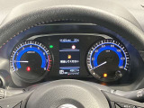 【メーター】メーター内のカラーディスプレイには運転をサポートするさまざまな情報を表示!