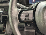 ステアリングにオーディオ操作スイッチが付いています。オーディオ画面に直接タッチしなくても操作が出来ますので、運転に集中できます。