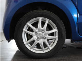 アルミホイール装着車です!これで足元まわりもおしゃれにきまります!