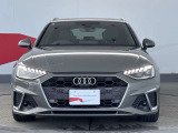 Audiの象徴であるシングルフレームグリルをよりワイドで低くシャープなデザインとすることでワイド&ローのフォルムを協調しています。
