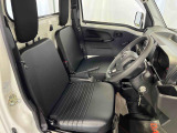 今お乗りのお車の価値が気になる方は、お気軽にお声がけください。査定士の資格を持ったスタッフが、丁寧に査定いたします