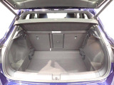荷室は荷物を隠せるトノカバー付!充分な荷室の広さです!