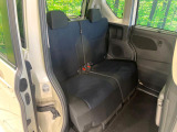 運転席まわりには十分なスペースがあり、大柄な方でもゆったり運転していただける環境です。