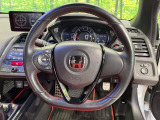 【純正革巻きステアリング】上質な革を使用することで、手にしっかり馴染みとても運転しやすいハンドルです♪
