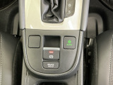 パーキングブレーキはスマートな電子制御式と合わせて渋滞時等にブレーキペダルから足を離しても停車状態を保持してくれるオートブレーキホールド機能で運転が楽になります。スタートはアクセルペダルを踏むだけ