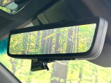 【デジタルインナーミラー】後席の大きな荷物や同乗者で後方が確認しづらい時でも安心!カメラが撮影した車両後方の映像をルームミラー内に表示。クリアな視界で状況の確認が可能です!