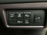 【安全装備も充実】車線逸脱警報システム。バック時の障害物を検知し知らせるパーキングセンサー付きです。