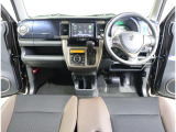 ポップなインテリアのハスラー。オシャレな内装に運転時の気分も上がります♪