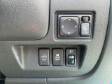 運転席のハンドル右奥側にまとめられたスイッチ群。一目で分かりやすく操作しやすいです。