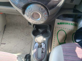 日産のベーシックコンパクトカー、マーチ。 3気筒1.2L「HR12DE」エンジンを搭載、トランスミッションに、副変速機付きのエクストロニックCVTを組み合わせる。