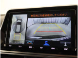 パノラミックビューモニター装備!トップビュー&フロントビュー・車両に取り付けたフロントとサイドとバックのカメラ映像を合成して画面上に表示させることで、低速時の運転を補助する装置です。