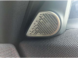 harman/kardon製 HiFi ラウド・スピーカー・システムを搭載しております。