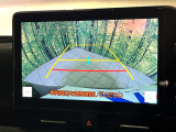 【バックカメラ】駐車時に後方がリアルタイム映像で確認できます。大型商業施設や立体駐車場での駐車時や、夜間のバック時に大活躍!運転スキルに関わらず、今や必須となった装備のひとつです!