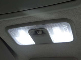 ルームランプ・ラゲッジランプは社外新品の明るいLEDの車種専用品に交換しました。