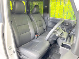 運転席シート廻りは使用感も少なく、良好な状態となっています。丁寧に使われていたことがよくわかりますね。