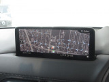 マツダコネクトの10.25インチワイドセンターディスプレイです。『Android Auto』『Apple CarPlay』や独自のコネクテッドサービスに対応したインターフェイスシステムです。
