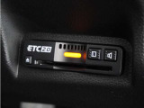 ◆ETC2.0装着◆進化したドライブ体験。料金収受システムだけだったETCが生まれ変わって、高速道路を賢く使うETC2.0に進化しました。多彩な情報サービスが便利で快適なドライブ体験を提供します。