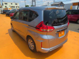左後ろからの画像です!日々お買い得車両続々入庫しております!