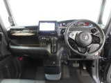 Honda車が初めての方にも扱いやすく分かりやすいインパネ周りと各種スイッチ類です。