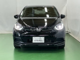 LEDヘッドライトを装備しています。LEDヘッドライトはとても明るく、雨の日や夜間走行も安全・安心です。オートライトコントロール付きで周囲の明るさに応じて自動で点灯・消灯します