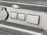 【シートヒーター】体調に合わせて細かく車内環境を調整できちゃいます。天候や、体調に左右されずに快適に1日をスタート出来ますね。