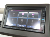 ナビゲーションは純正メモリーナビ(VXM-215Ci)を装着しております。AM、FM、CD、Bluetoothがご使用いただけます。初めて訪れた場所でも安心ですね!