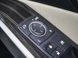 オート格納機能付のドアミラーを装備しています。
