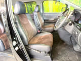 運転席シート廻りは使用感も少なく、良好な状態となっています。丁寧に使われていたことがよくわかりますね。