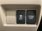 ハンドルの右側には安全装備の、CTBA(シティブレーキアシストシステム)とVSA(ABS+TCS+横滑り抑制)の解除スイッチがついています。