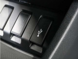 ◆USB接続端子◆使いやすい場所に装備されています♪