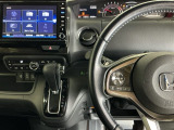 ホンダ純正メモリーナビ搭載なので、遠方へのドライブもお任せ下さい!ステアリング左手側にオーディオ関連のコントロールスイッチを配置しています。操作時は視線を逸らすことなく運転に集中できます