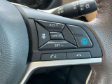 高速道路などの自動車専用道路で、アクセル、ブレーキ、ステアリングを自動制御してドライバーを支援する運転支援システムです。渋滞走行や長距離巡航時の疲労を大幅に軽減し、車線中央の維持や前車追従、を行います
