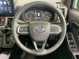 【純正革巻きステアリング】上質な革を使用することで、手にしっかり馴染みとても運転しやすいハンドルです♪