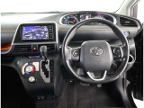 見通しのよいすっきりとした視界で、誰でも運転しやすいです。運転のしやすさは疲れにくさにも繋がりますよ♪