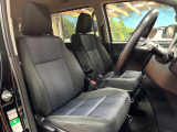 積み下ろしのしやすいデッキにはたっぷりと荷物を積み込んでいただけます。遊びから仕事まで、様々なシーンで頼れます♪