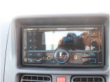 KENWOOD社製の「AM/FMラジオ付USBプレーヤー」です。ビジュアル的にもとてもきれいです(^^♪