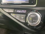 【オートエアコン】一度お好みの温度に設定すれば、車内の温度を検知し風量や温度を自動で調整。暑い&hellip;寒い&hellip;と何度もスイッチ操作をする必要はありません。快適な車内空間には必須の機能ですね♪