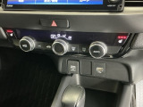 運転席/助手席シートヒーターで寒い日もすぐに温かくなり快適に過ごせます。3段階の温度調整が可能です
