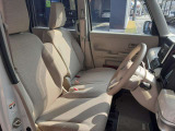 広々とした運転席です!ぜひ1度ご来店いただきご乗車ください!